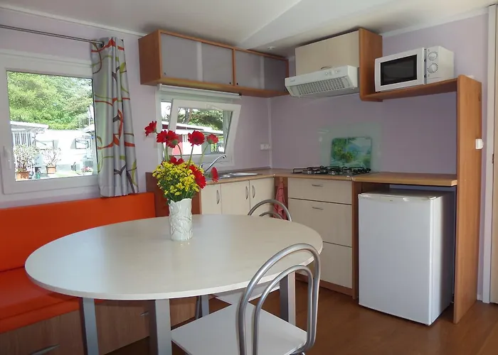 Altogold Swiss Holidays At Manor Farm 5* Entrelagos